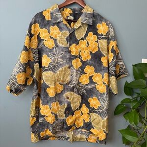 Tommy Bahama Men’s Vintage 100% Linen Hawaiian Button Up Camp Shirt. Large